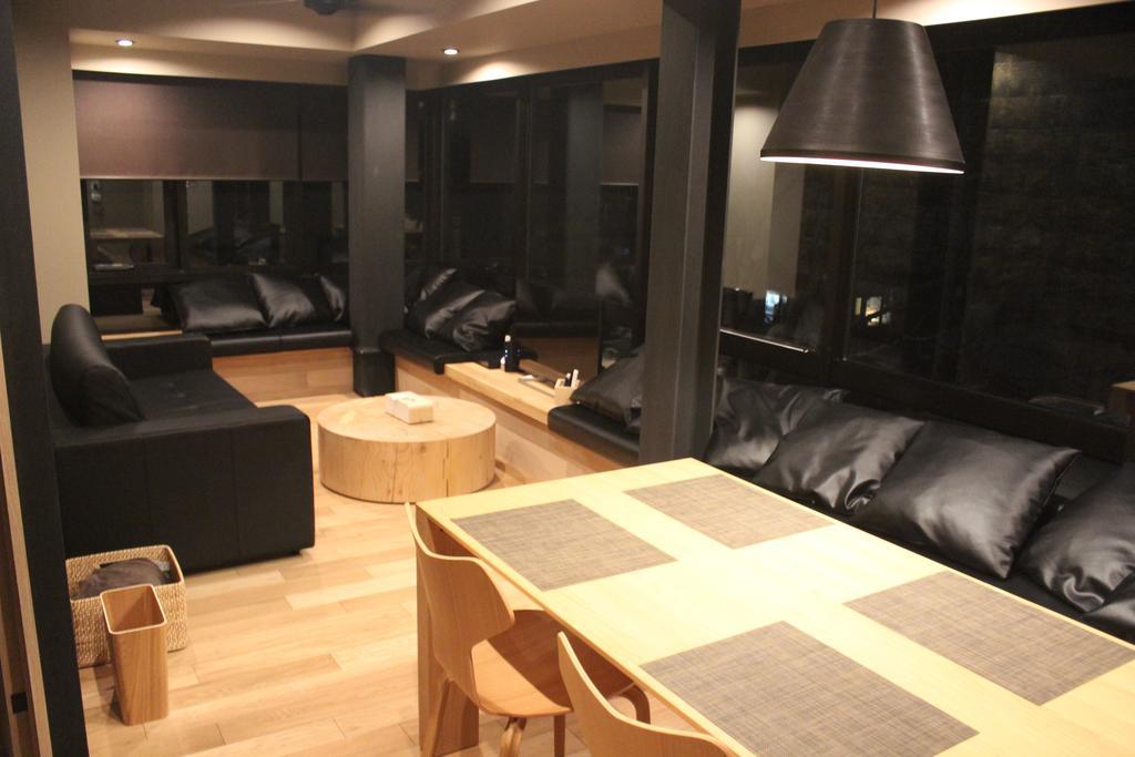 Matthew Suites Ōmagari Rum bild